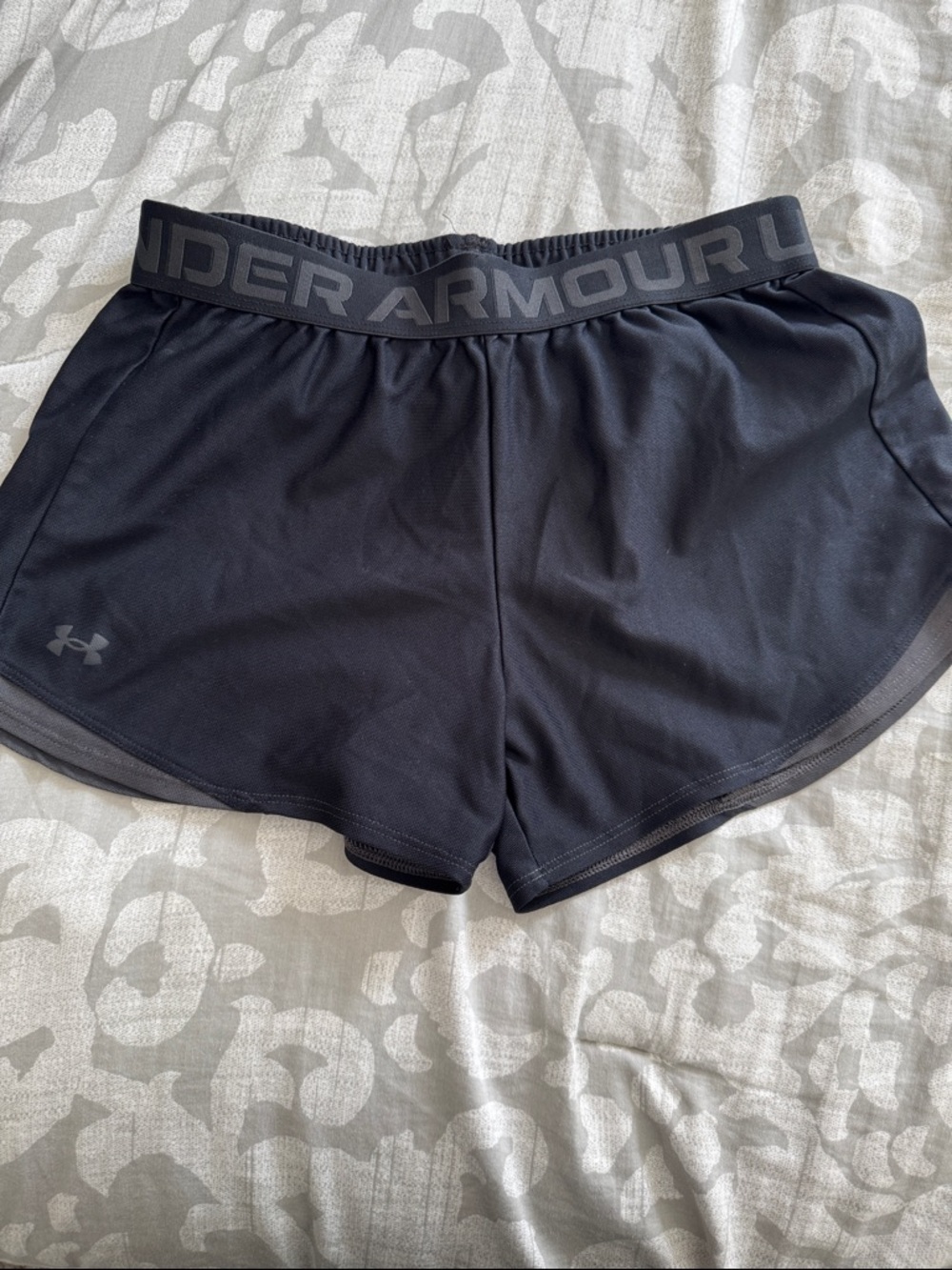 Under Armour Black Women's Athletic Training Shorts with Logo Waistband